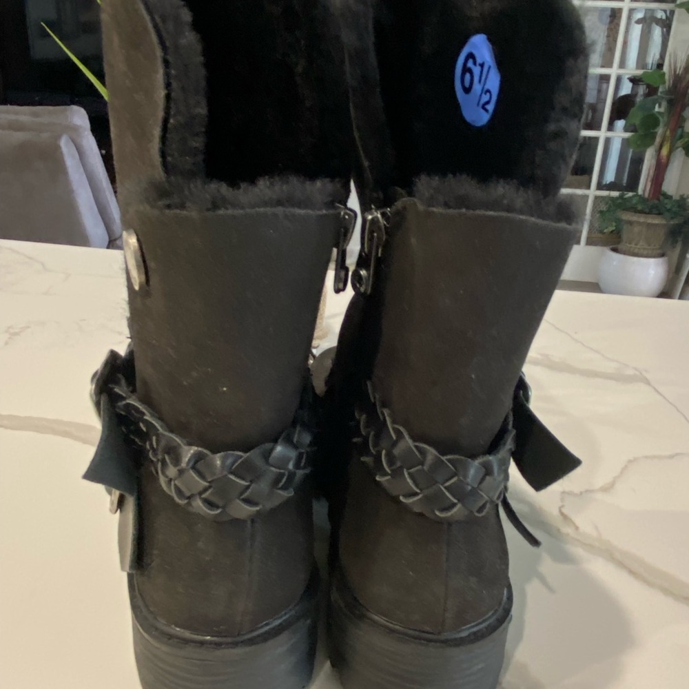 Blow fish Black Fur-Lined Boots with Buckle Detail - Picture 6 of 7